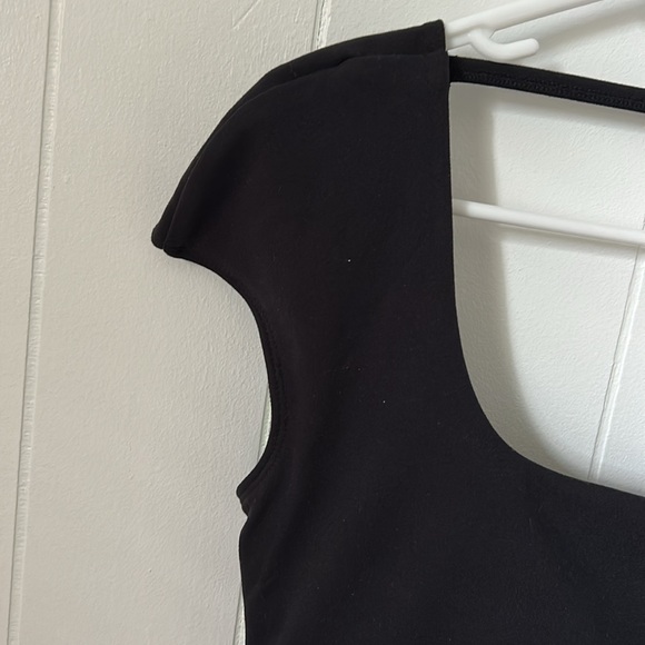 GARAGE short cuff sleeve active bra top with padding M NWT - Picture 2 of 7